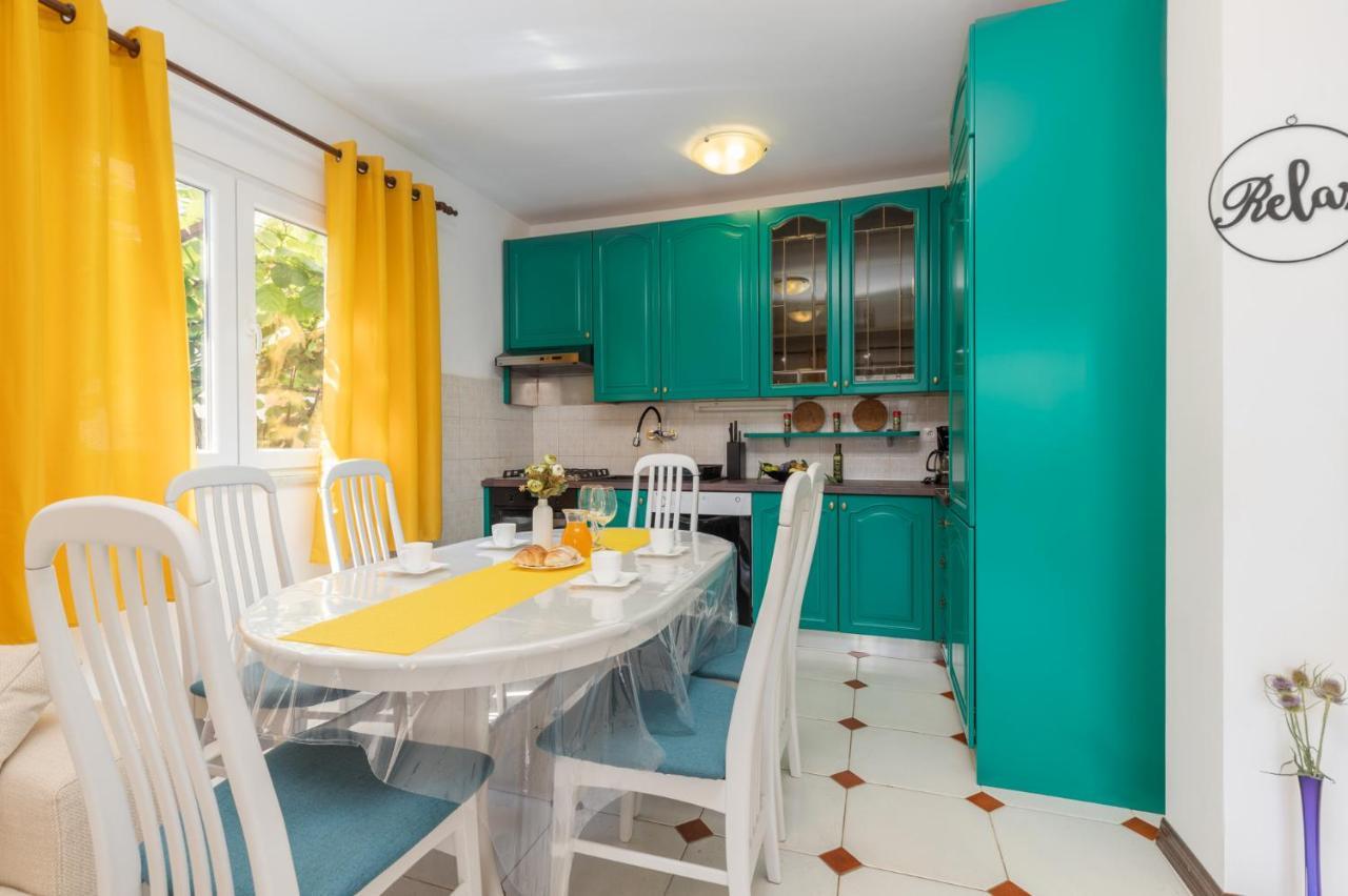 Cukerina Apartment With Whirpool & Sauna Πόρετς Εξωτερικό φωτογραφία